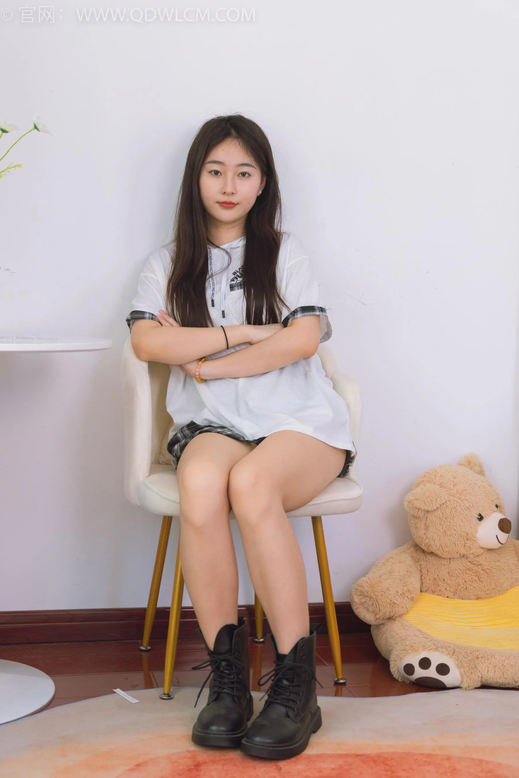 物恋传媒 NO.1529 美兔-秋日落叶 [151P]插图